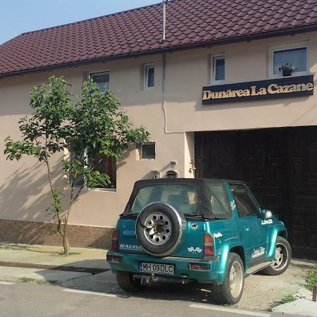 Casa De Oaspeti Dunarea La Cazane 두보바 외부 사진